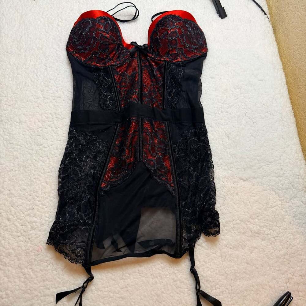 Victoria's Secret Corset Size 34B Red Black Lace